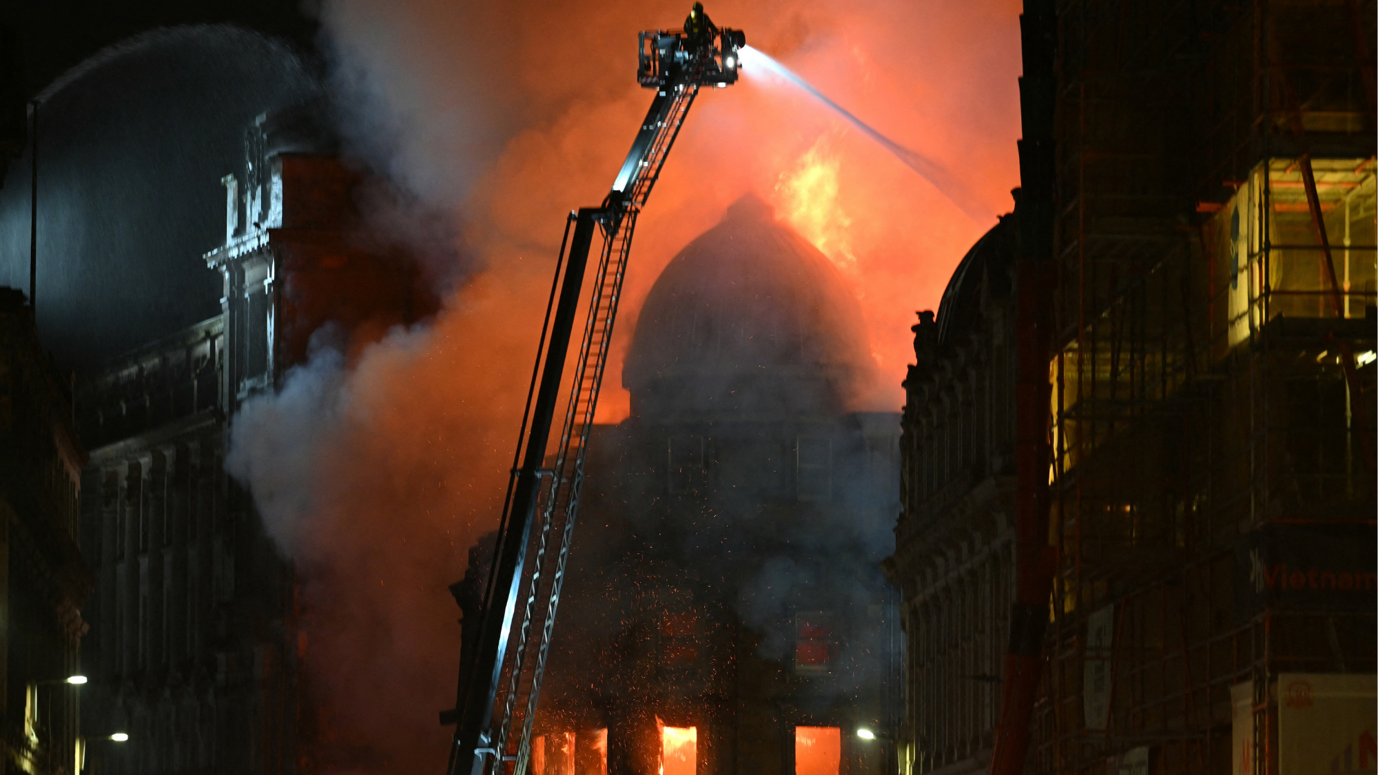 Fire fighters in Glasgow city centre tackling the blaze at Forsyth House 