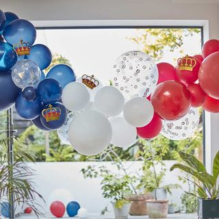 Jubilee decorations balloon arch in red, white and blue