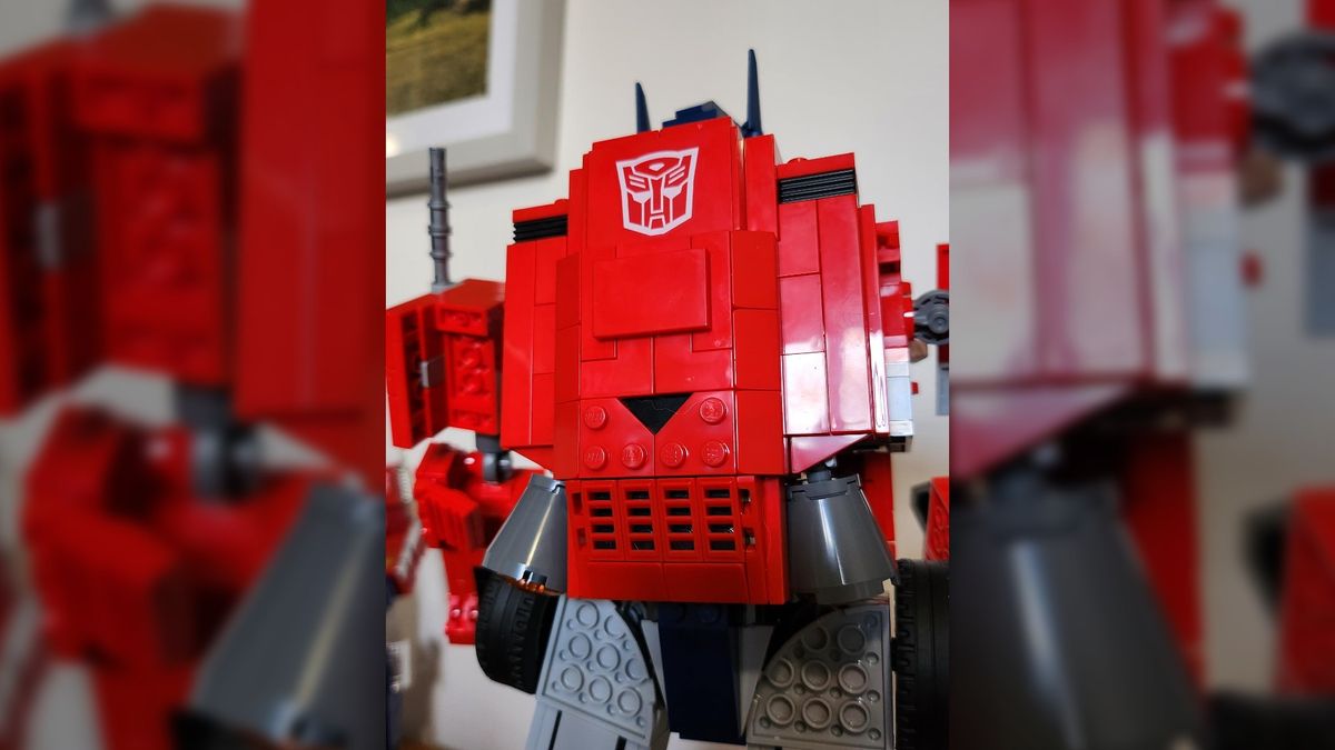 Lego Icons Optimus Prime (10302)_Jetpack