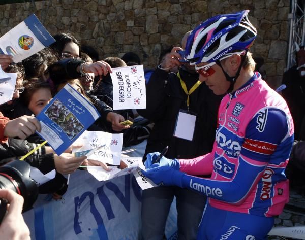 Damiano Cunego (Lampre-ISD) is a man in demand.