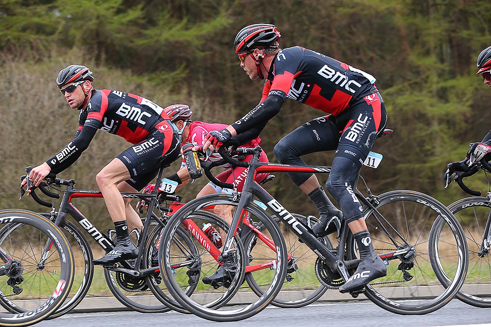 Ben Hermans and Rohan Dennis in the bunch in Yorkshire.