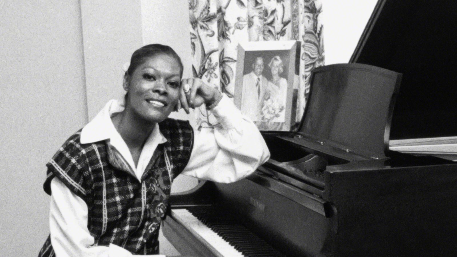 dionne warwick at home