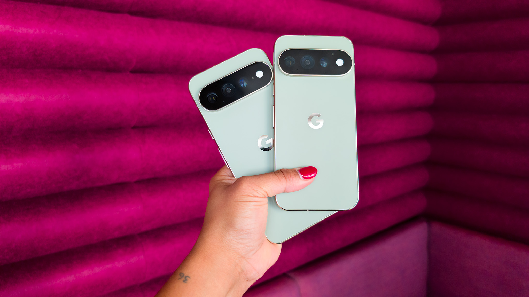 Comparing the Google Pixel 11 Pro with the Google Pixel 11 Pro