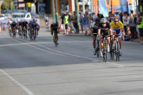 An early attack by Graeme Brown, Adam Semple, Logan Hutchings and Daniel Braunsteins