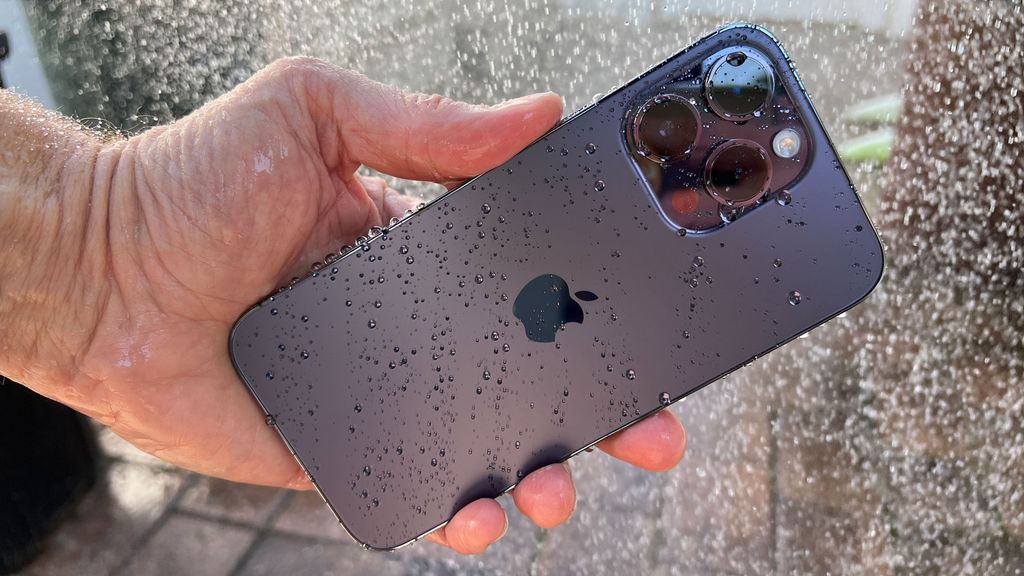 iPhone 14 Pro Max drop test goes about as well as you'd expect TechRadar