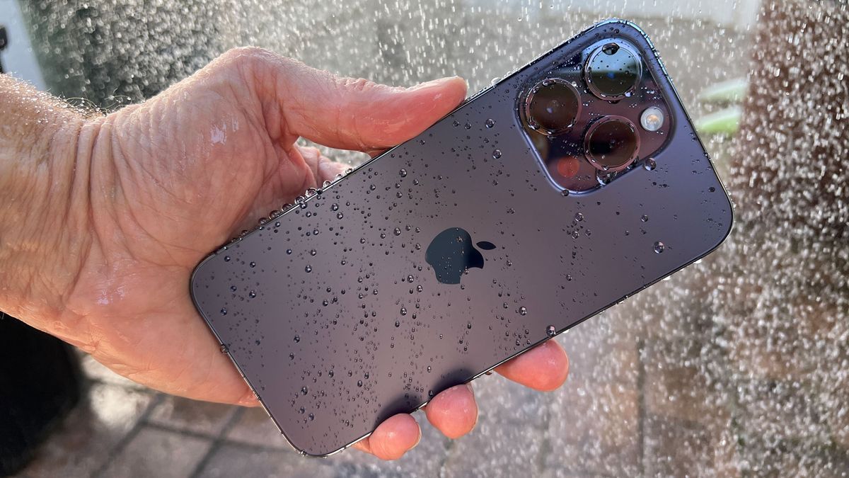 iPhone 14 Pro Max drop test goes about as well as you’d expect