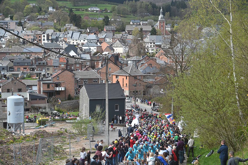 The peloton racing through Liege-Bastogne-Liege