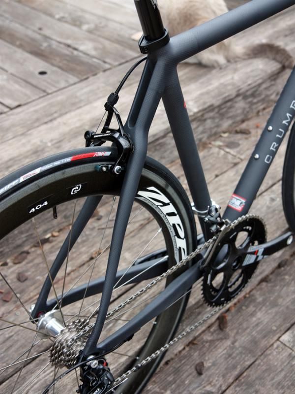 The Crumpton Corsa-M uses distinctive split seat stays sourced from Dedacciai.