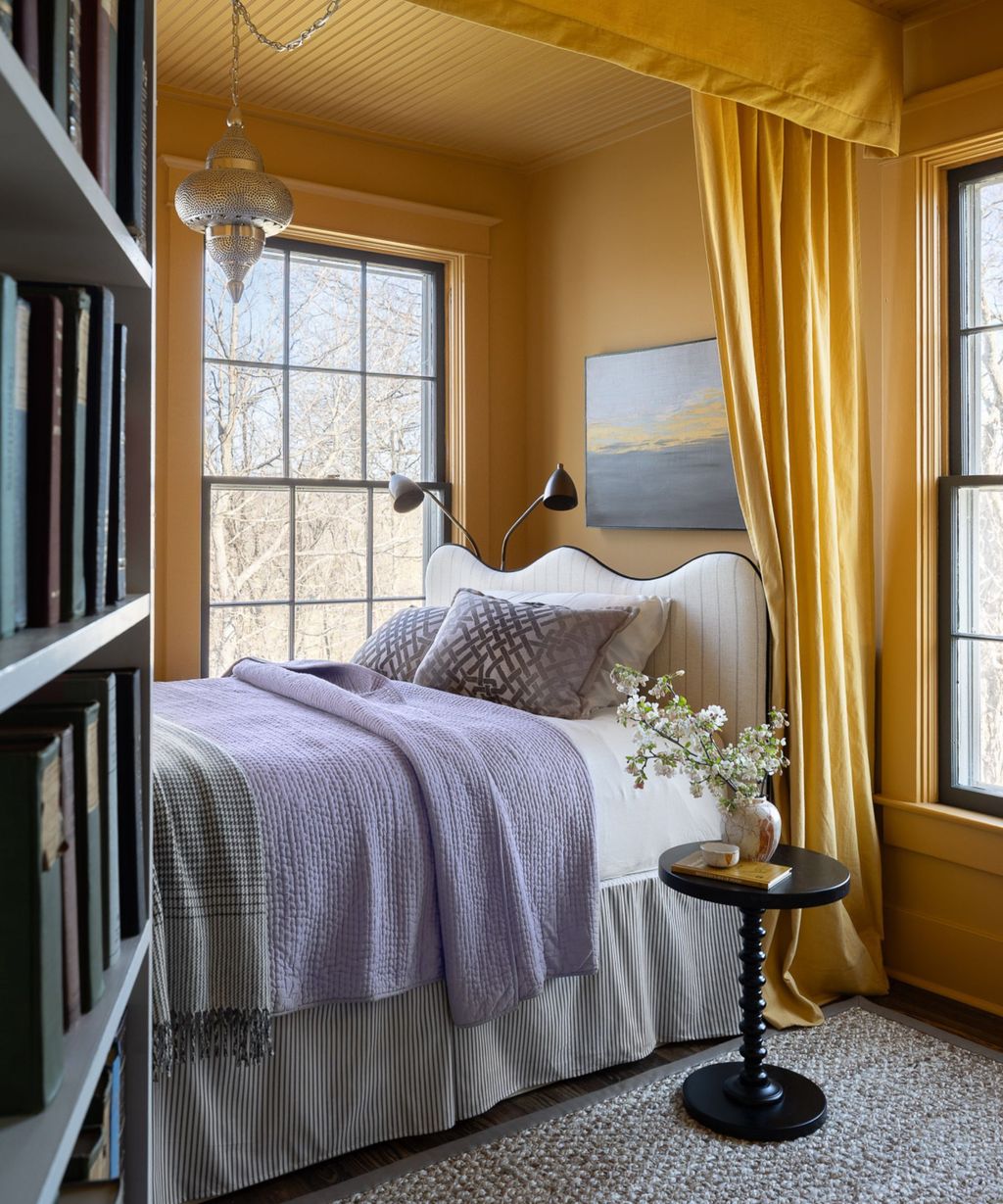 The 10 Best Colors for Small Bedrooms — According to Experts | Livingetc
