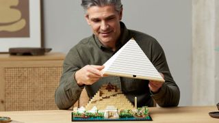 Lego Architecture sets - man building pyramid set