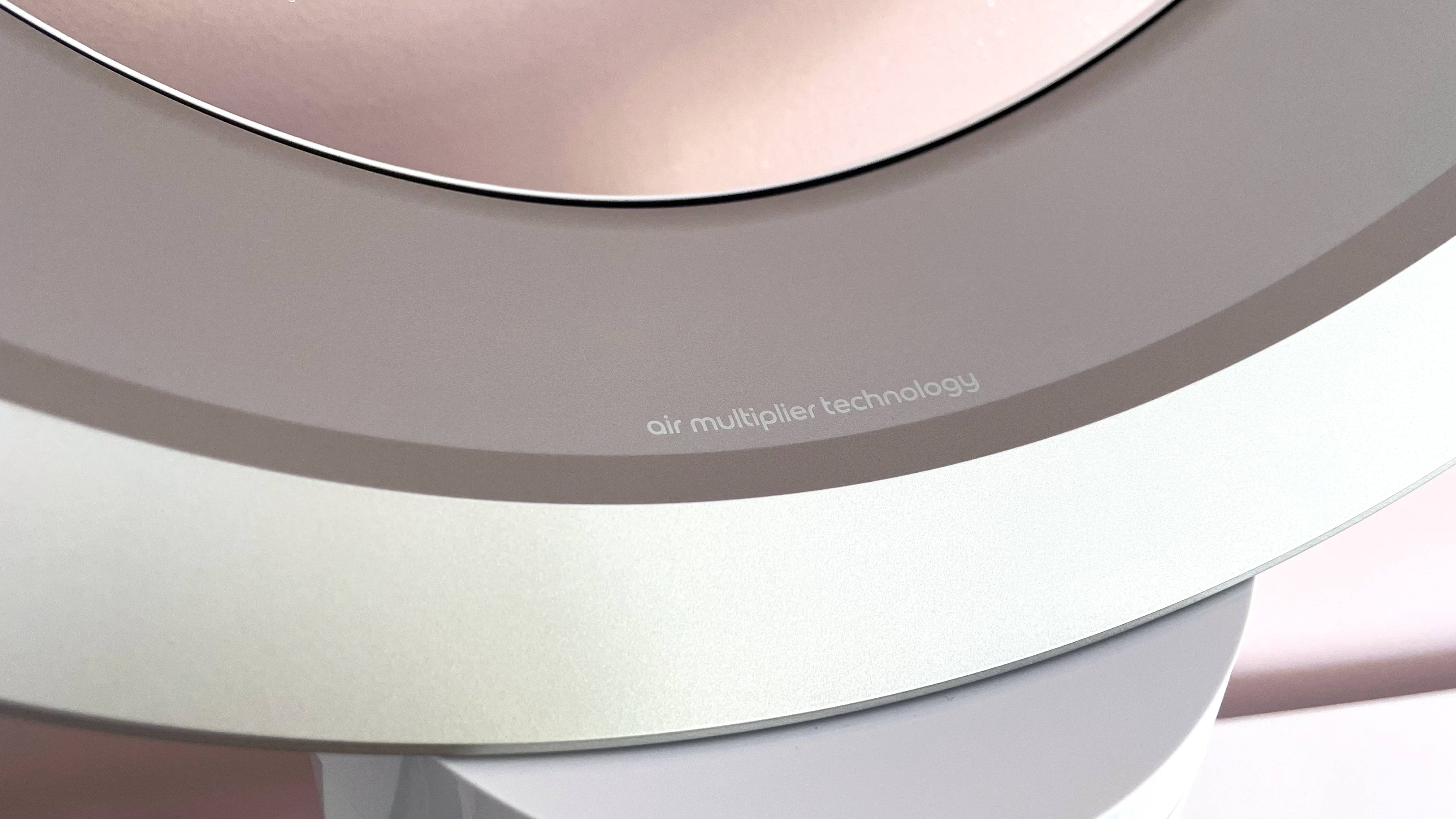 A close up of the loop amplifier of the Dyson Cool CF1.