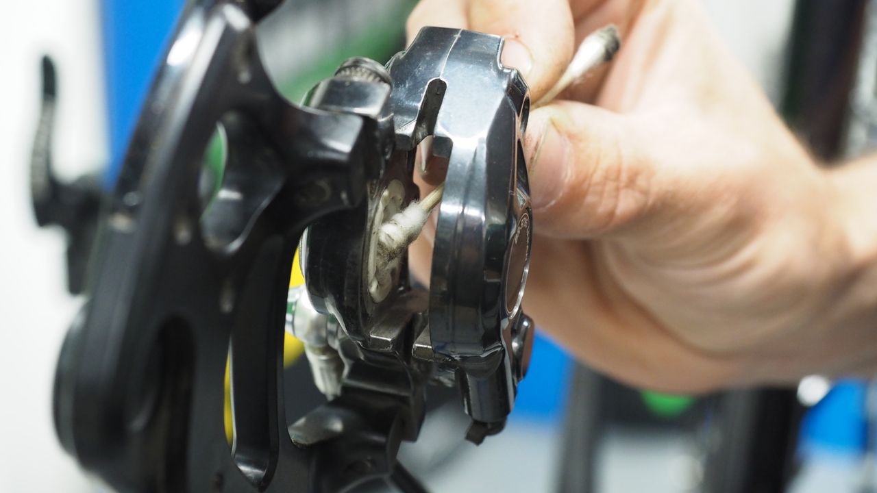 How to replace brake pads