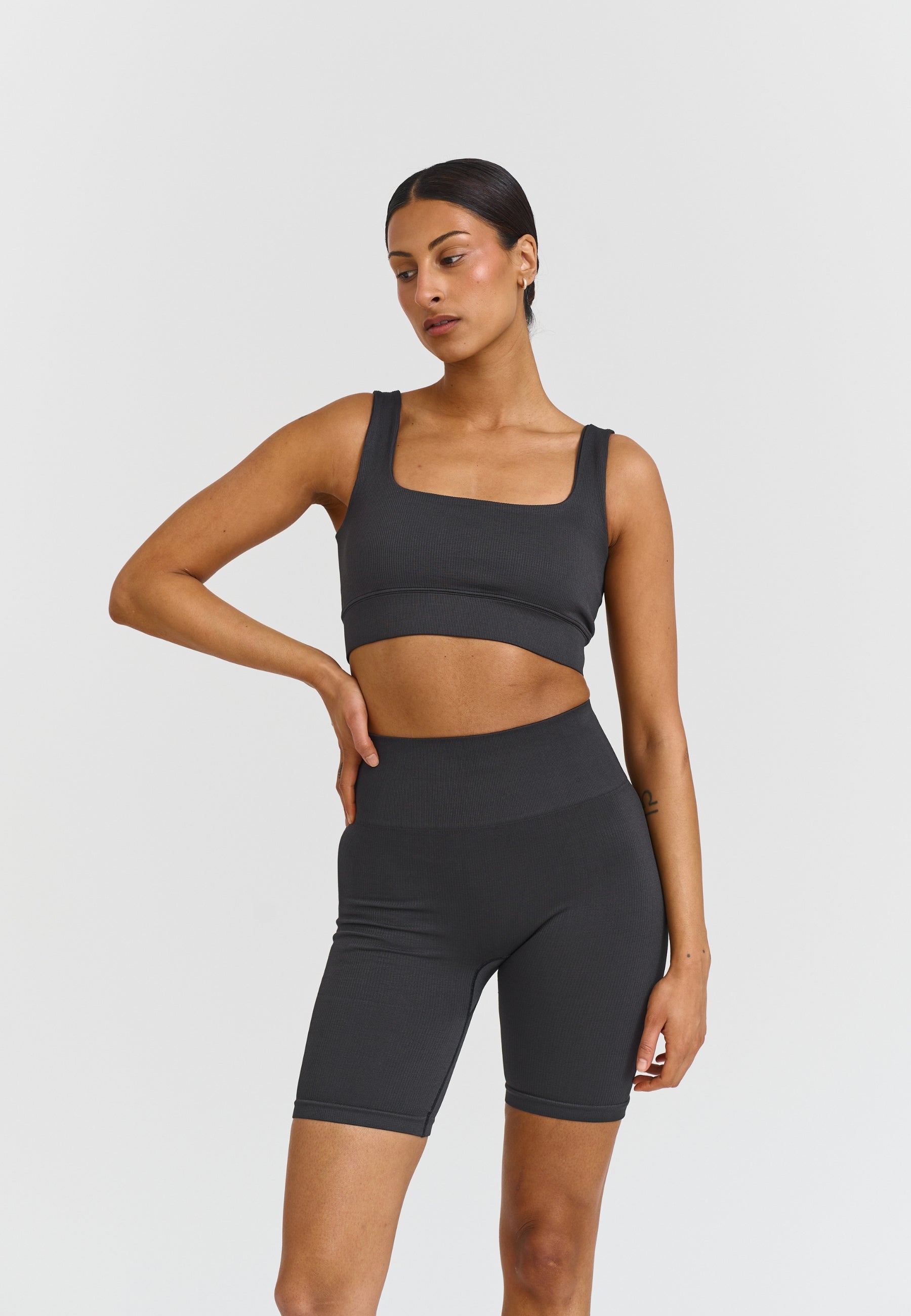 Ribbed Seamless Shorts - Dusty Black - Xs