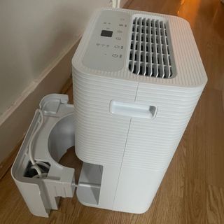 Challenge D015B 12L Dehumidifier with the water tank removed