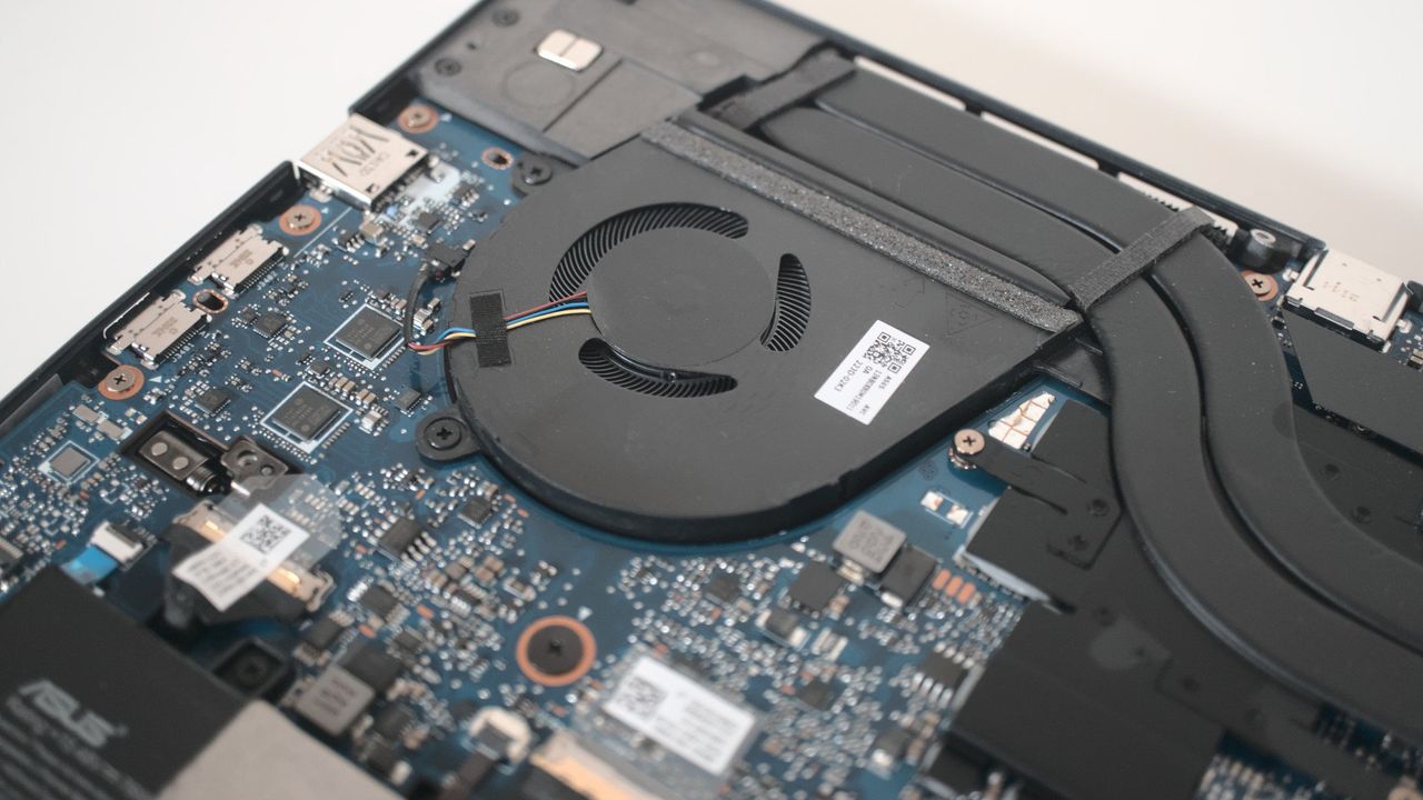 ASUS Zenbook Pro 14 Duo OLED
