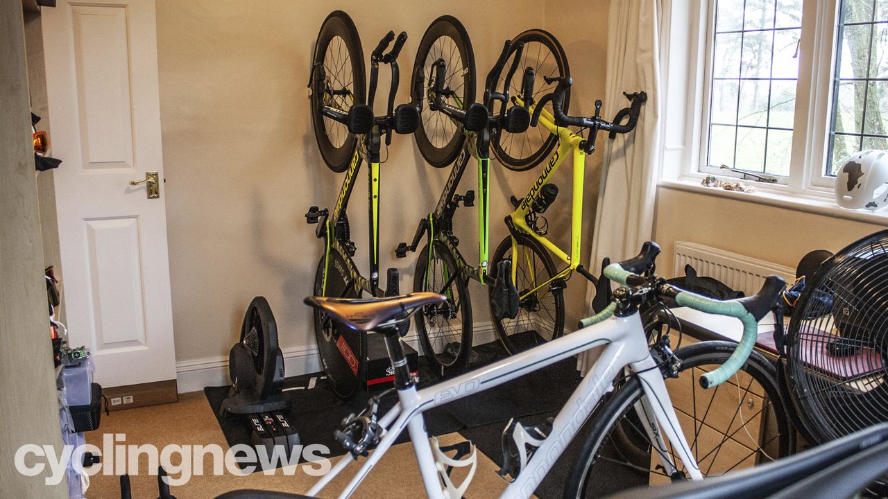 Lots of Cannondale bikes in the pain cave