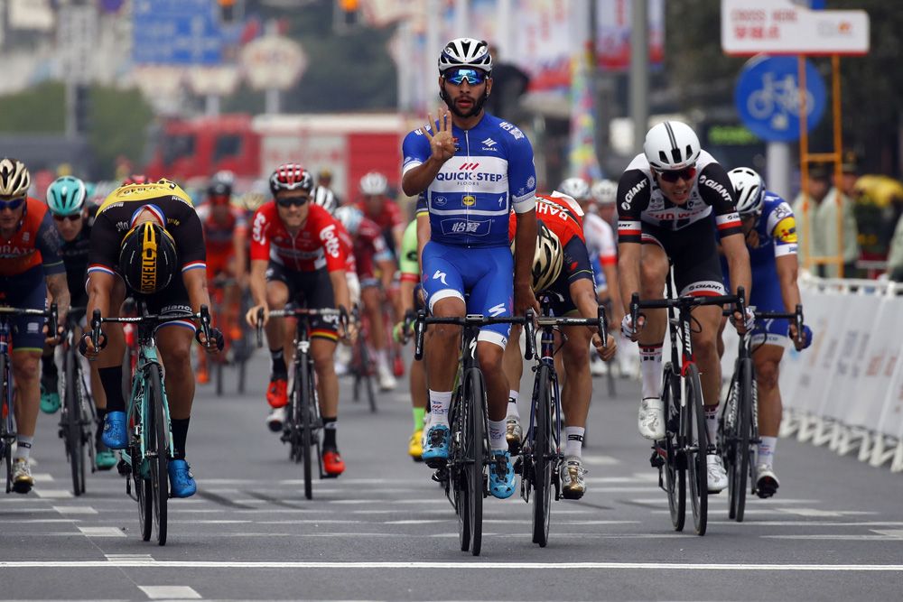 Fernando Gaviria (Quick-Step Floors) hits the line first