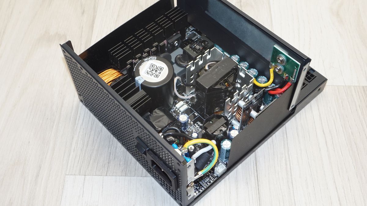 Lian Li Edge Gold EG1000G ATX 3.1 Power Supply Review | Tom's Hardware