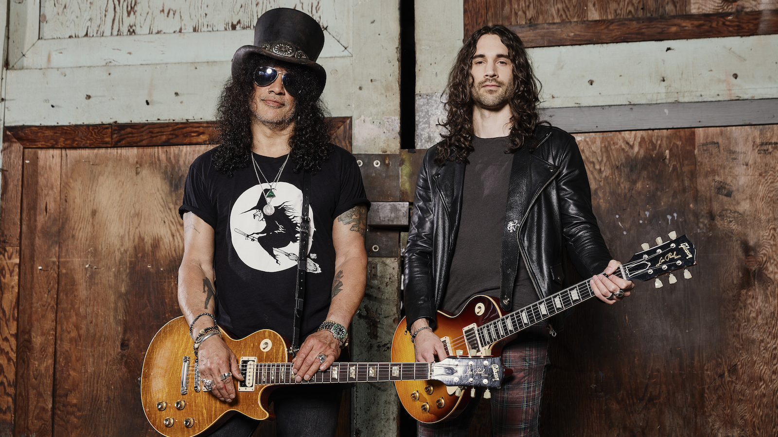 Slash Previews 'Living the Dream Tour' Project With New Video