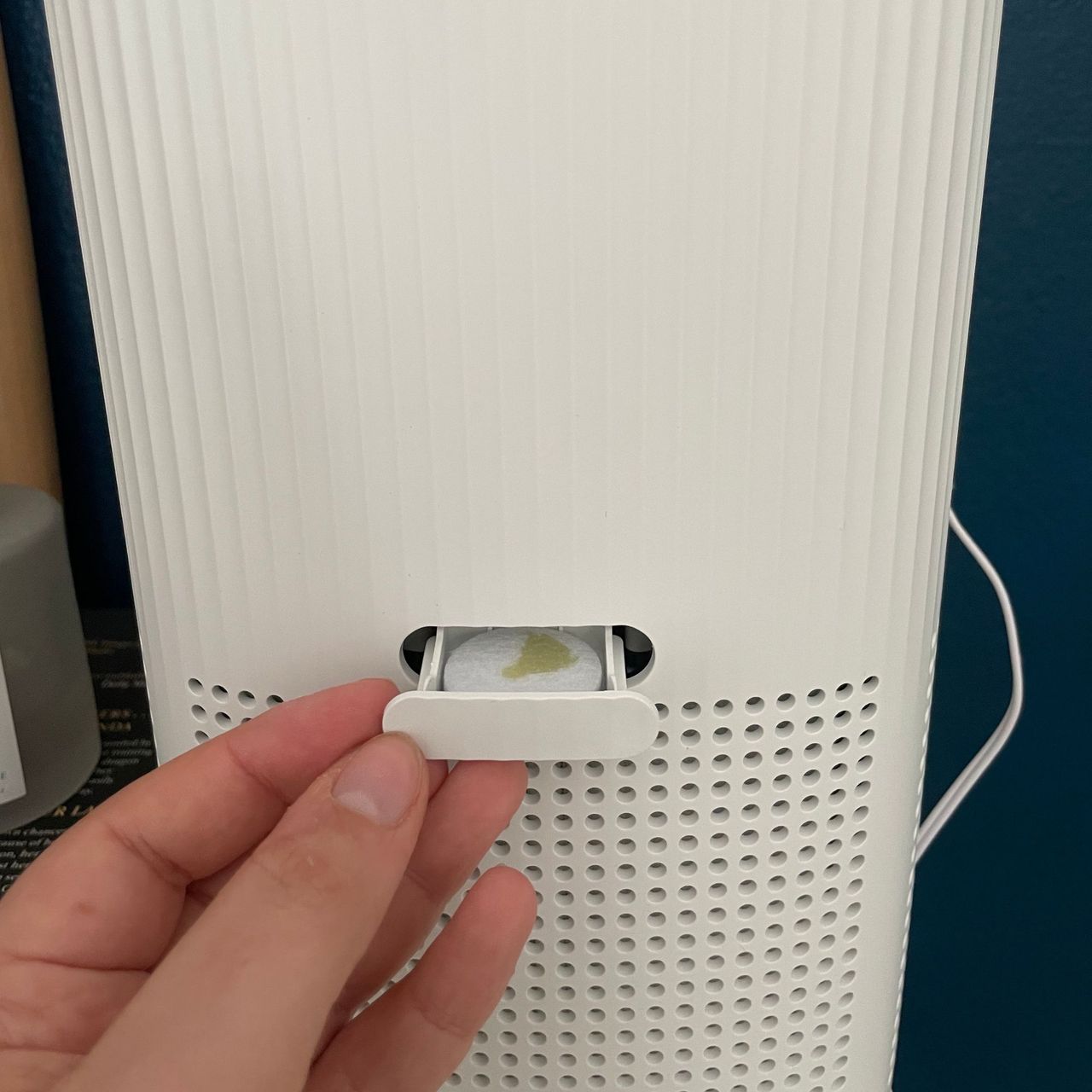 Putting fragrance pad into Russell Hobbs bedroom air purifier