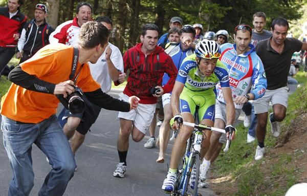 Follow me: Basso was cheered on by the home support