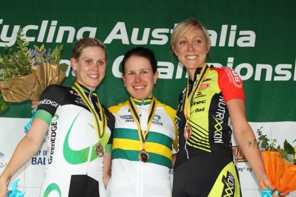 Tiffany Cromwell, Amanda Spratt (GreenEDGE) and Rachel Neylan (Nutrixxion Abus) on the podium