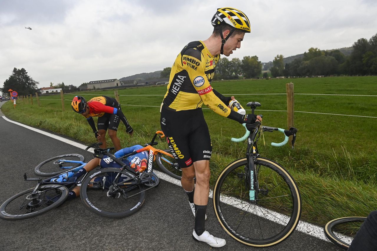 Giro delle Fiandre 2020 Tour des Flandres Ronde van Vlaanderen Antwerp Oudenaarde 2433 km 18102020 Crash Inigo Elosegui ESP Movistar Team Wout Van Aert BEL Team Jumbo Visma photo Nico VereeckenPNBettiniPhoto2020