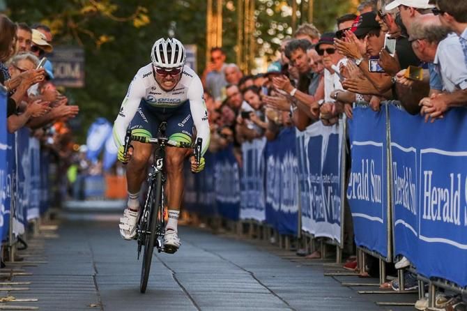 Race favourite Simon Gerrans drives it to the line
