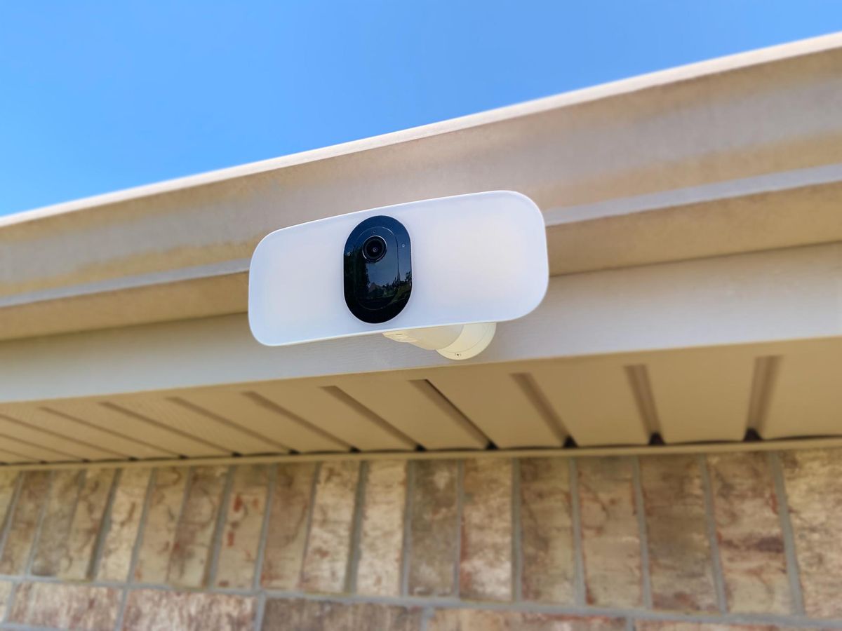 Arlo Pro 3 Floodlight Camera Review Front