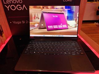 Lenovo Yoga 9i 2-in-1 Aura Edition