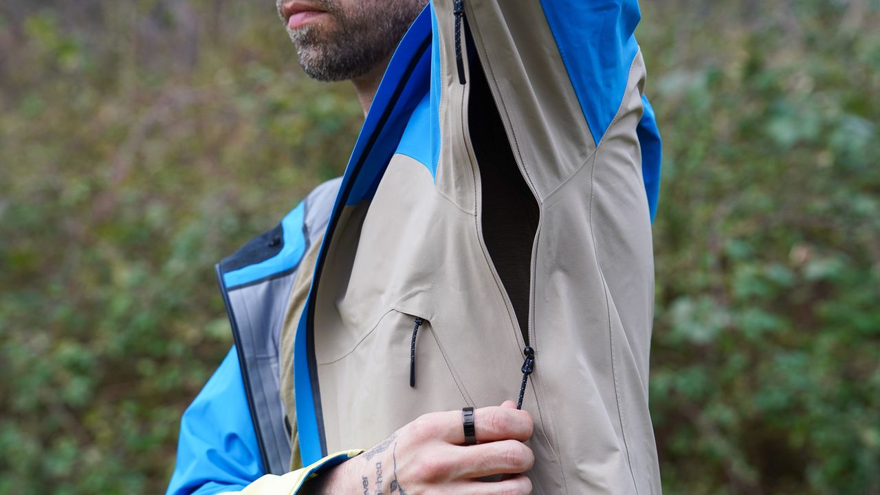 Peak Performance Vislight Gore-Tex C-Knit 3L Shell Jacket review