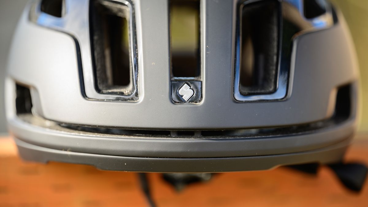 Sweet Protection Falconer 2Vi MIPS helmet front venting