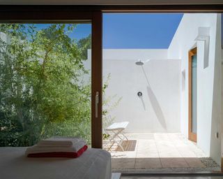 courtyard with shower