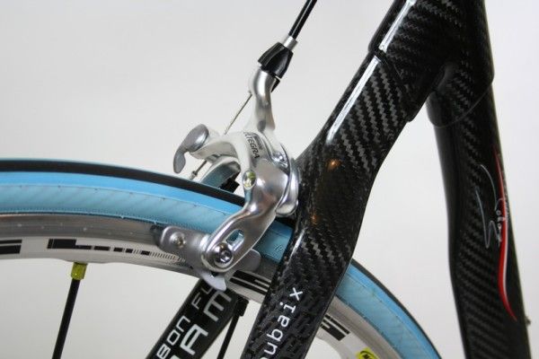 The wishbone seatstays join the seat tube lug in a single monostay
