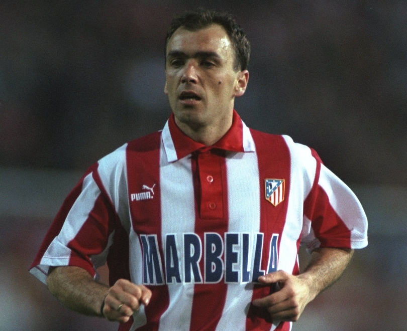 Milinko Pantic in azione con l'Atletico Madrid contro la Lazio in Coppa UEFA nel marzo 1998.