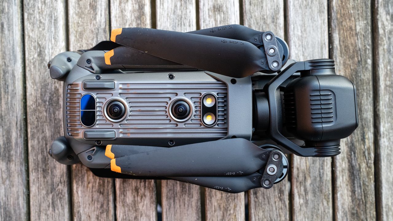 DJI Mavic 3 Pro-folded bottom view.