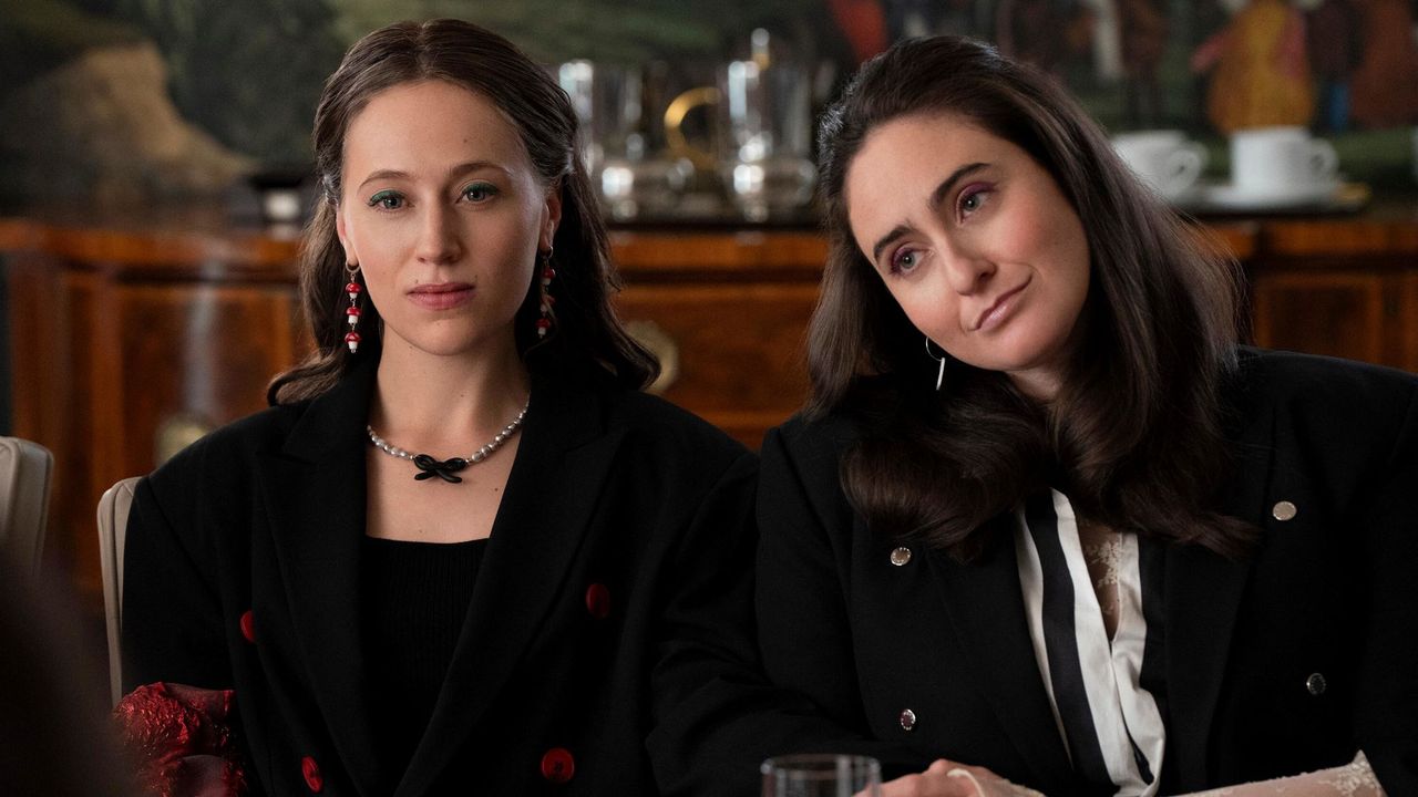 Siena Werber and Catherine Cohen in Only Murders in the Building