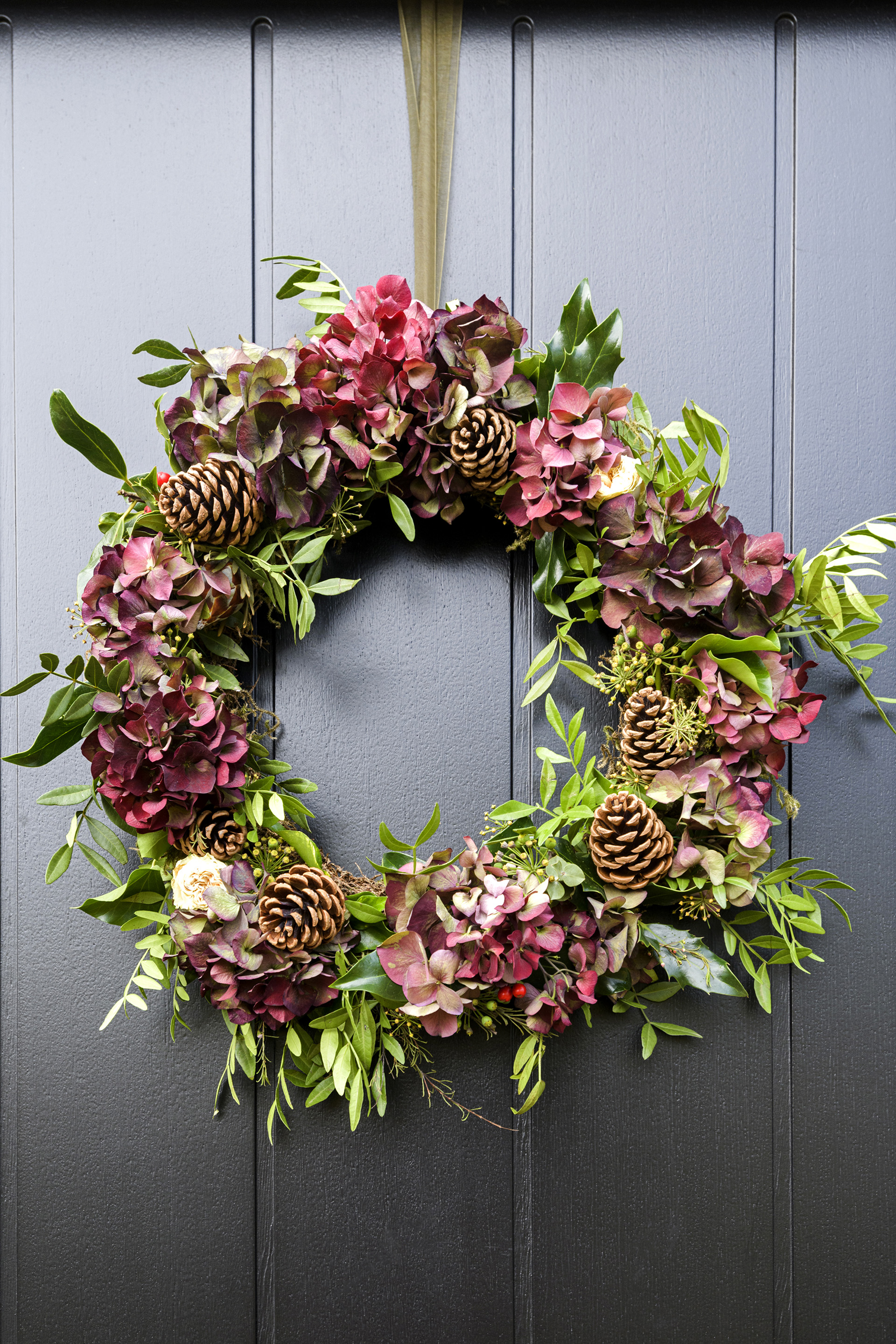 pink christmas wreath detail