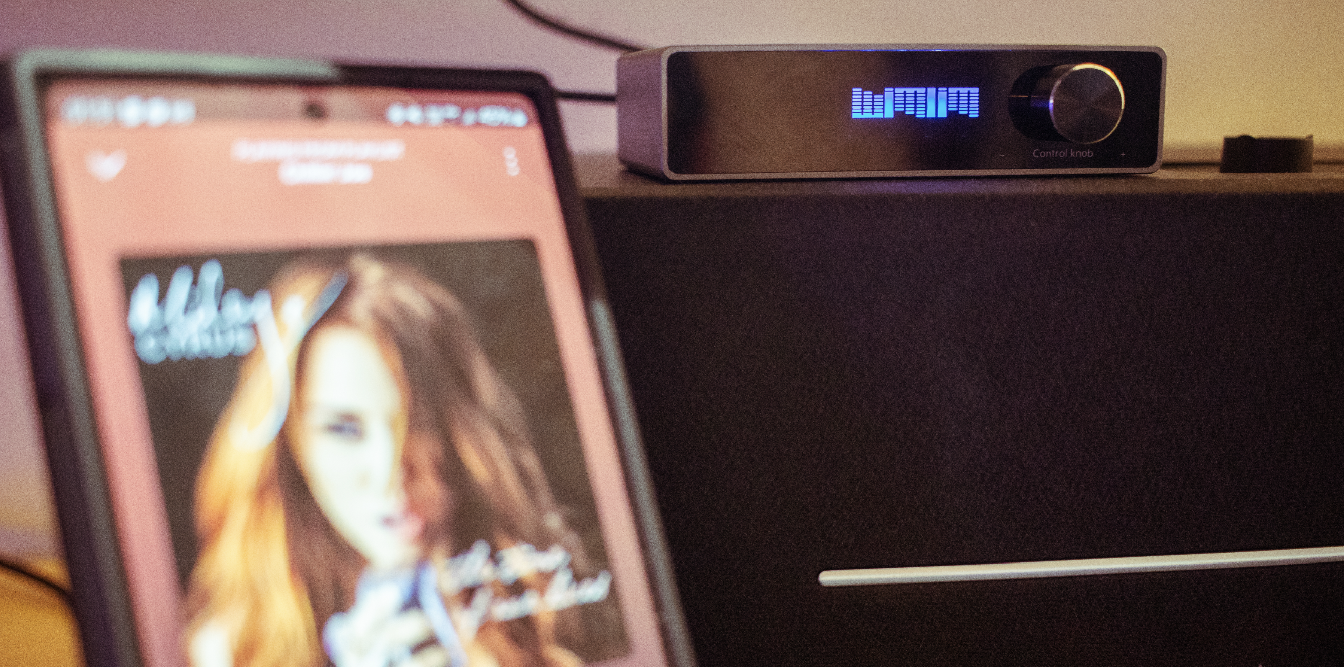 The Wimlim i510B streaming music from my phone to my desktop speakers.