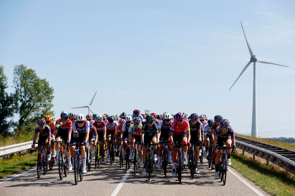 LELYSTAD NETHERLANDS AUGUST 30 A general view of the peloton competing during the 25th Simac Ladies Tour 2022 Stage 1 a 1412km stage from Lelystad to Lelystad SLT2022 UCIWWT on August 30 2022 in Lelystad Netherlands Photo by Bas CzerwinskiGetty Images