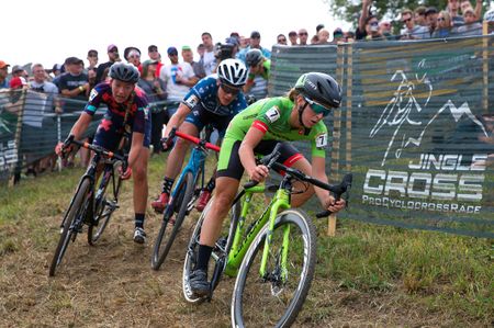 Kaitlin Keough (Cylance Pro Cycling) in the lead position