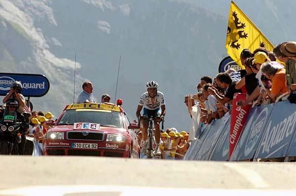 Contador lost some ground to Rasmussen.