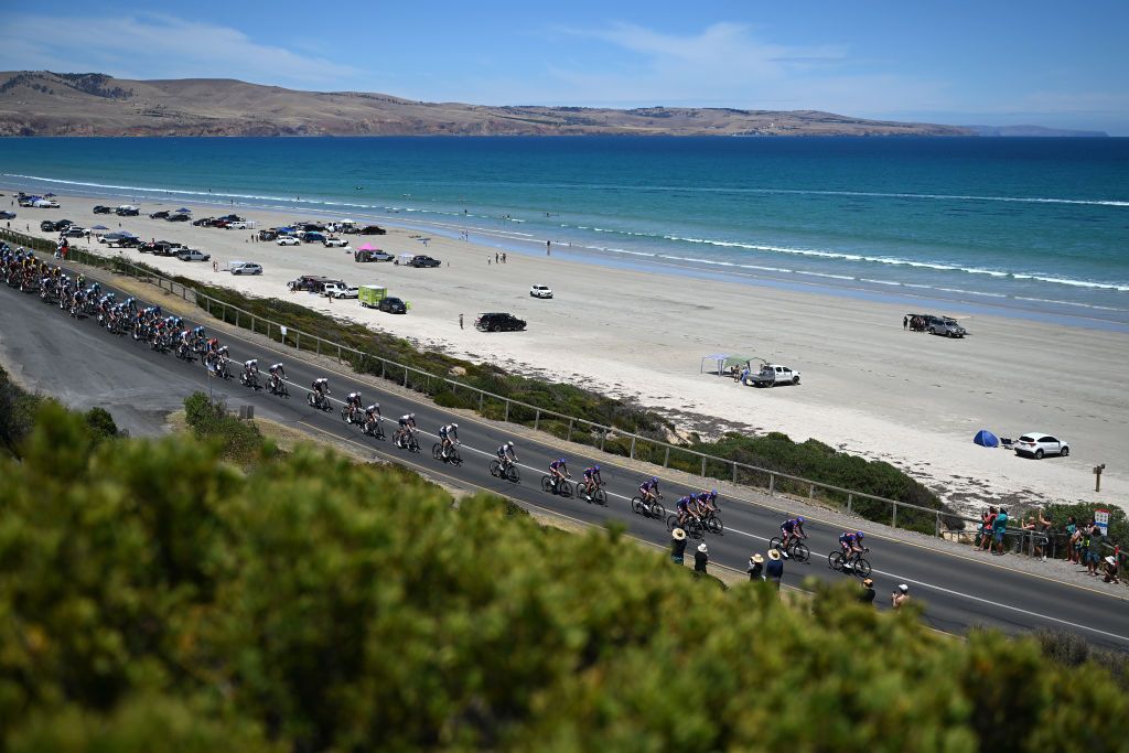 WILLUNGA HILL AUSTRALIA JANUARY 25 A general view of the peloton passing through Aldinga Beach landscape during the 25th Santos Tour Down Under 2025 Stage 5 a 1457km stage from McLaren Vale to Willunga Hill 371m UCIWT on January 25 2025 in Willunga Hill Australia Photo by Dario BelingheriGetty Images