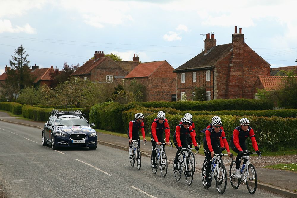 Bradley Wiggins trains with the Wiggins team ahead of the Tour de Yorkshire.