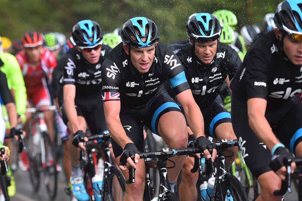 Team Sky keep Chris Froome protected during stage 4.