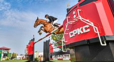 Scott Brash and Hello Sanctos, winners of the CPKC International presented by Rolex, jumping one of the Spruce Meadows showjumping courses set by Leopoldo Palacios.