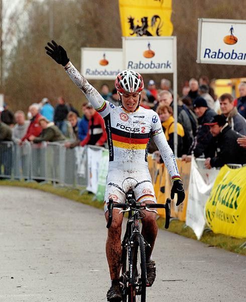Kupfernagel is the first to greet the finish line