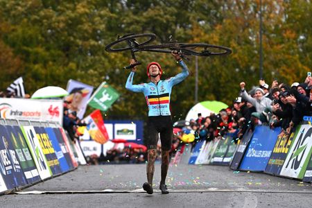 NAMUR BELGIUM NOVEMBER 06 Michael Vanthourenhout of Belgium celebrates at finish line as rae winner during the 20th UEC European Cyclocross Championships 2022 Mens Elite EuroCross22 on November 06 2022 in Namur Belgium Photo by Luc ClaessenGetty Images