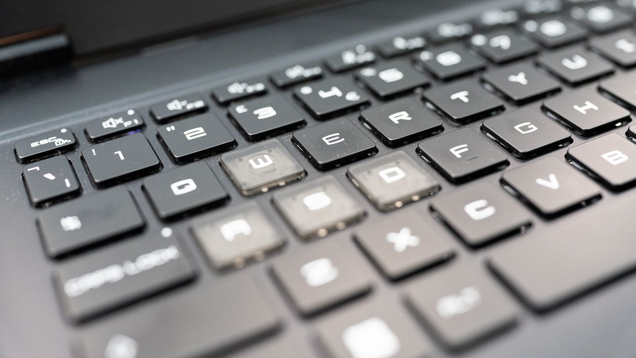 MSI Stealth 18 HX AI