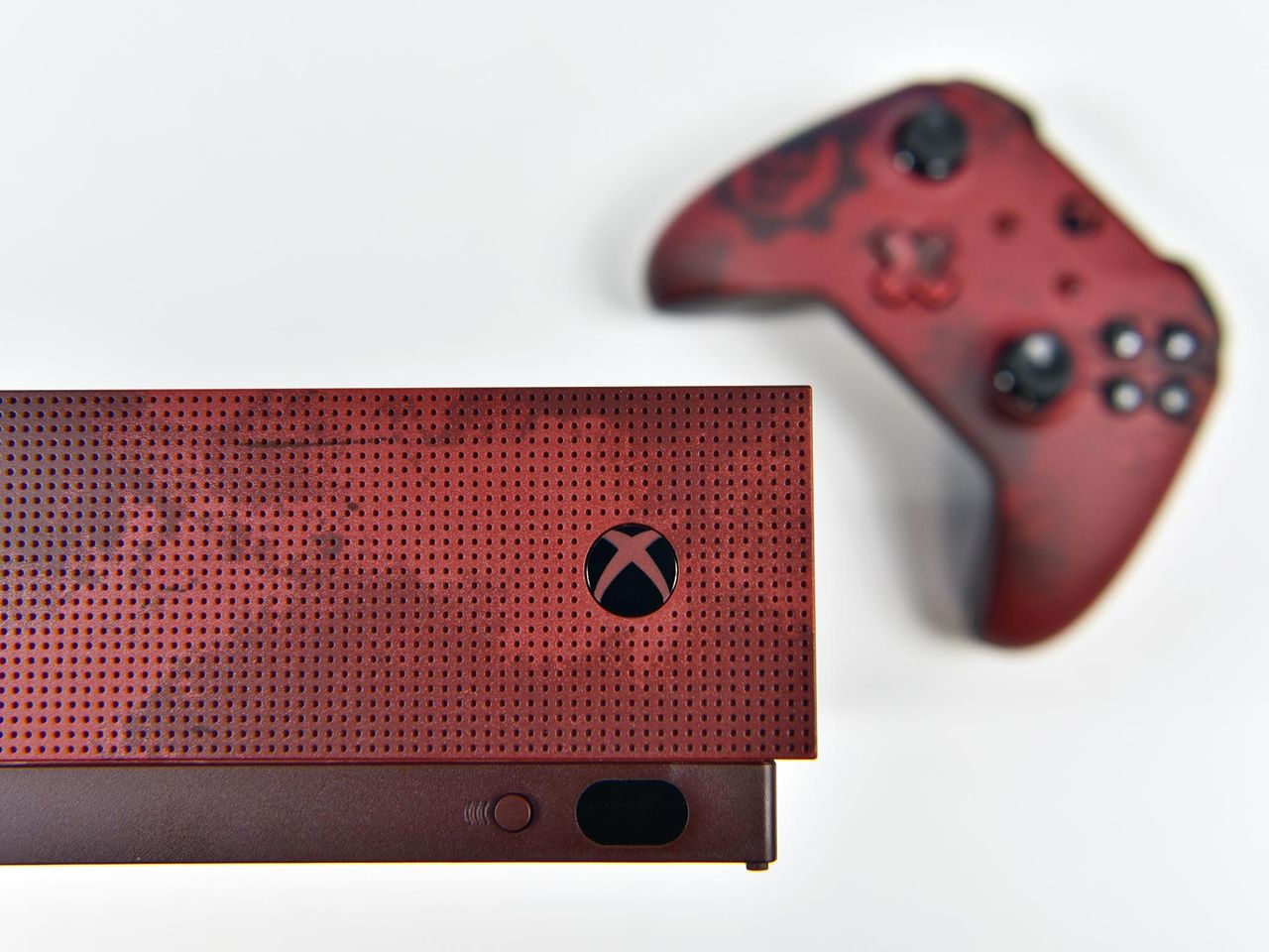 Gears of War 4 Xbox One S Limited Edition console